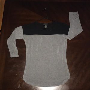 Gray 3/4 sleeve tee w/ black mesh décolletage